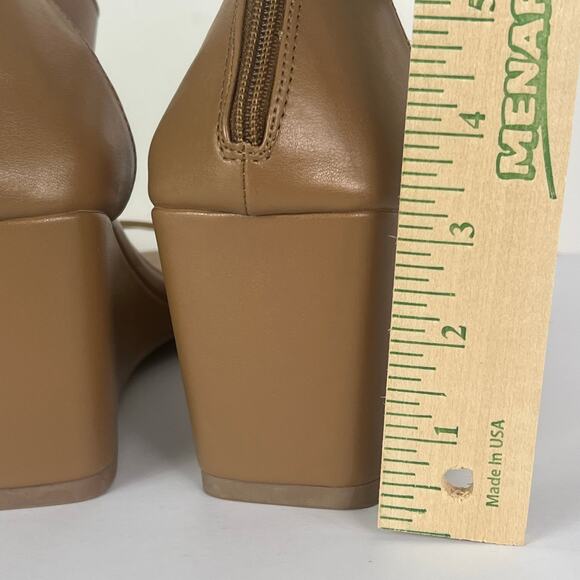 Torrid Wedge Sandals Size 7.5 Wide Tan Nude Faux Leather Strappy Zip Back Heel - Picture 6 of 9